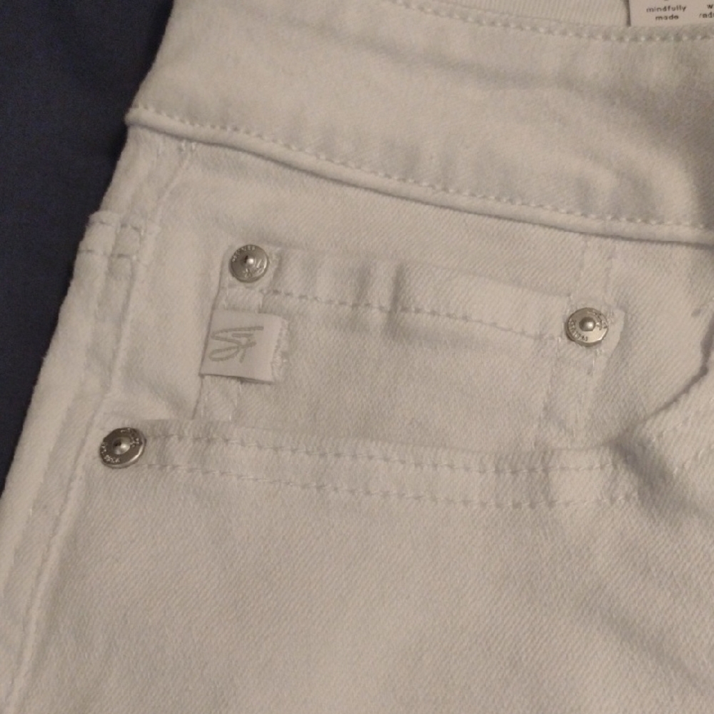 NWT Seven7 Weekend White Jean Shorts Women Size 6 Fray Hem - Picture 4 of 6